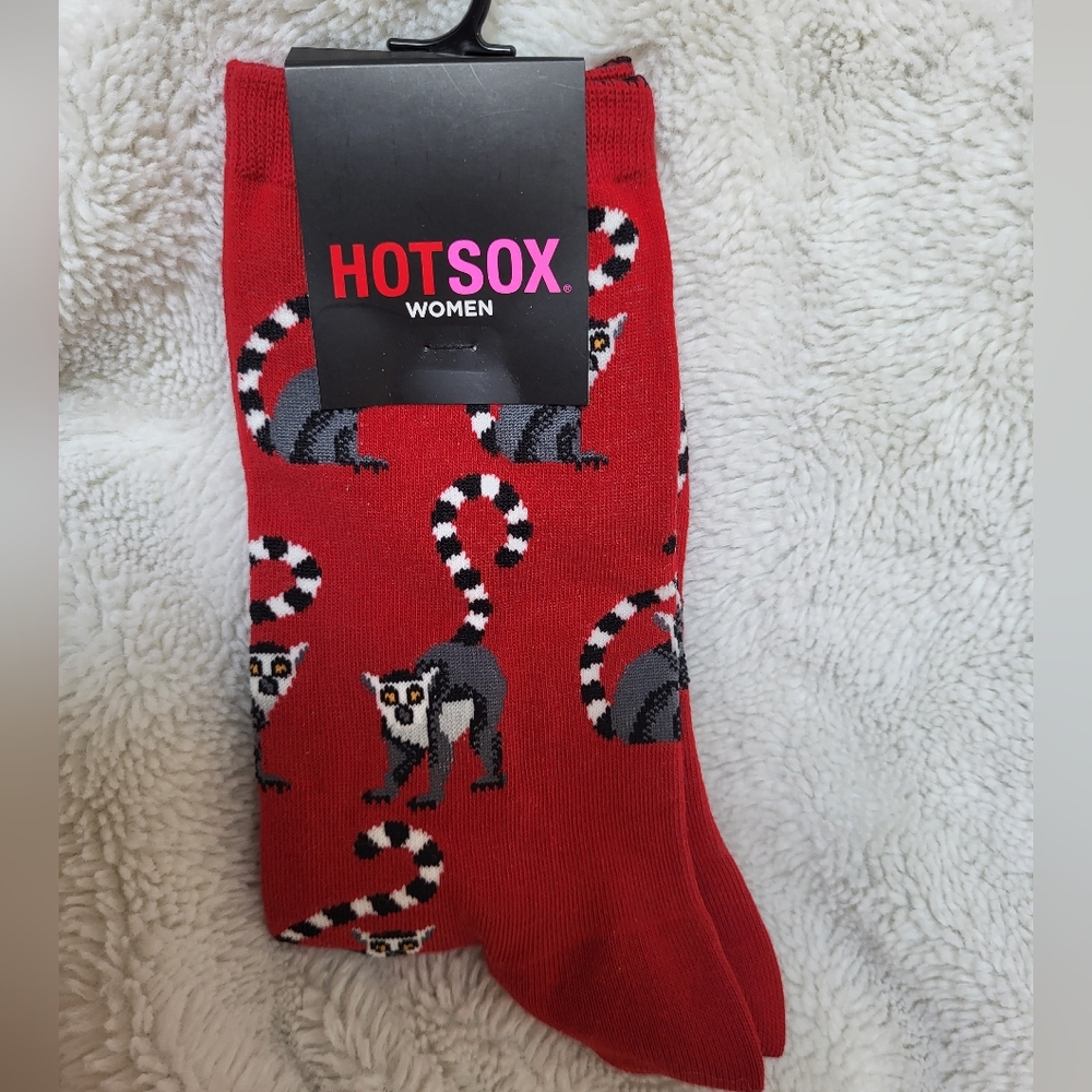 Hot Sox Red Lemur Pattern Socks, New With Tags